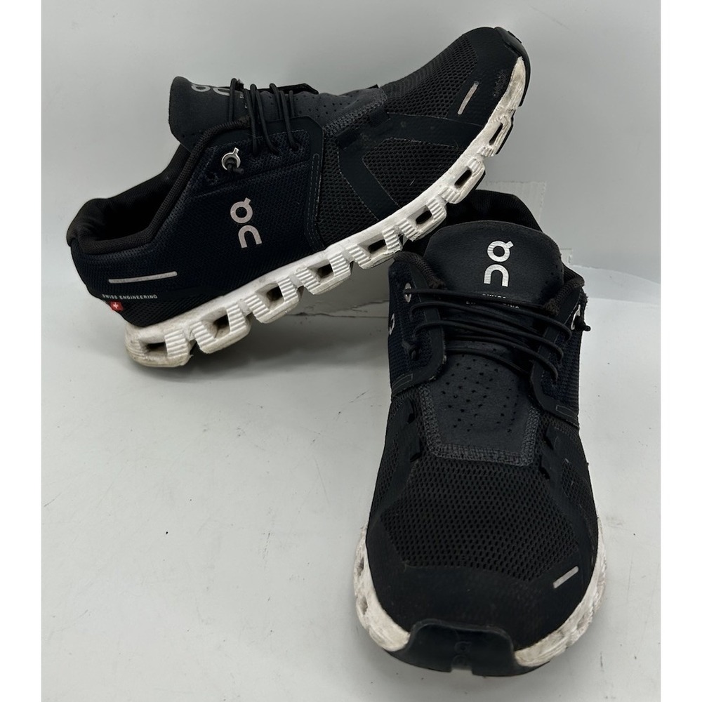 On Cloud 5 Running Sneakers Black Speed Placing Systems Women's 8.5